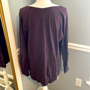 Lululemon back in action long sleeved top